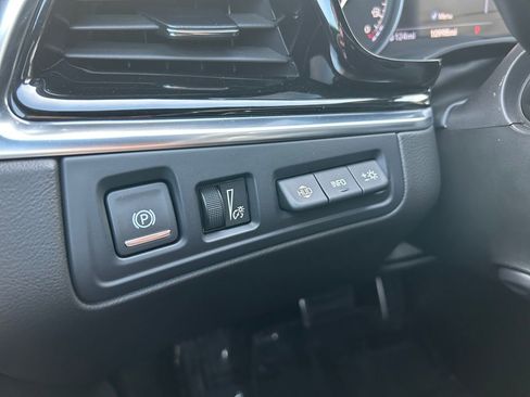 Used 2024 Cadillac XT6 Sport w/ Technology Package AWD/4WD image 21