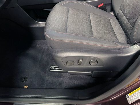 Used 2024 Chevrolet Traverse Z71 image 30