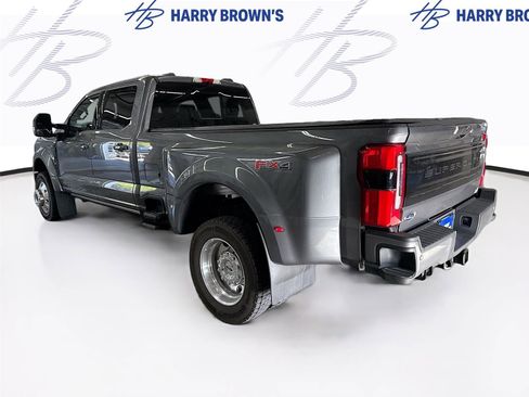 Used 2025 Ford F450 Platinum w/ FX4 Off-Road Package AWD/4WD image 2