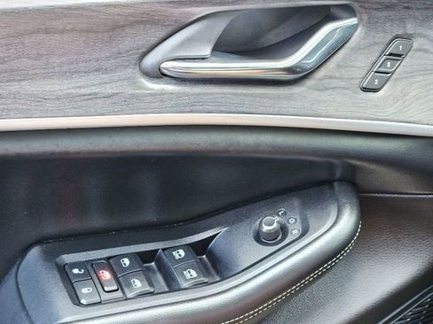 Used 2024 Jeep Grand Cherokee Limited image 20