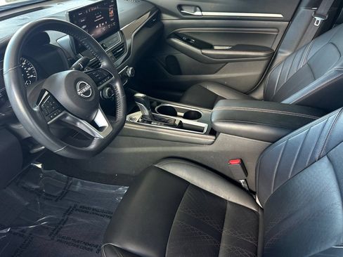 Used 2023 Nissan Altima 2.5 SR w/ SR Premium Package FWD image 9