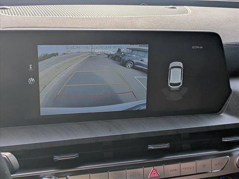 Used 2024 Kia Telluride EX w/ EX Captain's Chair Package image 16