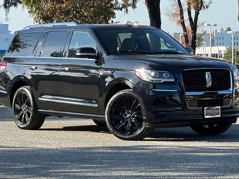 Certified 2023 Lincoln Navigator Reserve image 2