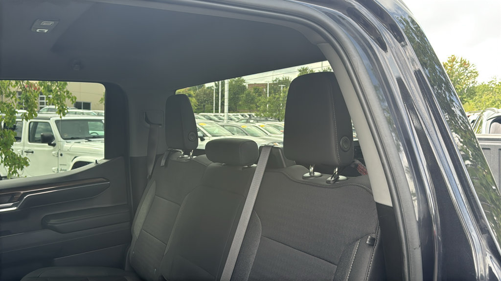 Used 2023 Chevrolet Silverado 1500 LT AWD/4WD image 27