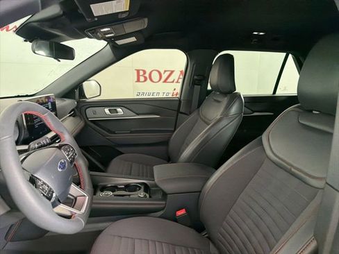 Used 2025 Ford Explorer ST-Line RWD image 9