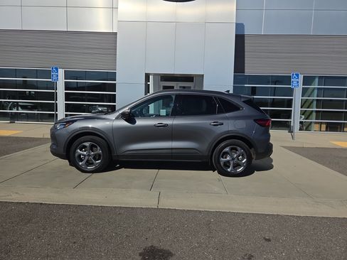 Used 2025 Ford Escape ST-Line image 2