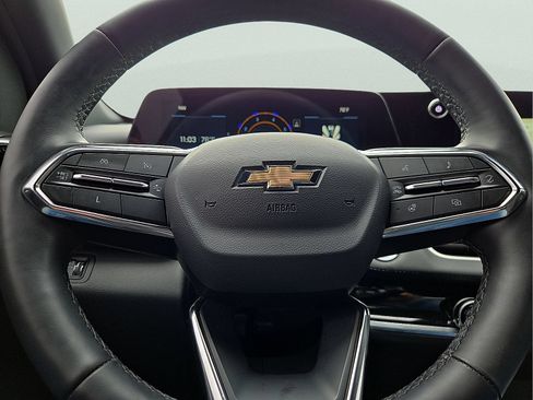 Certified 2025 Chevrolet Equinox LT FWD image 24