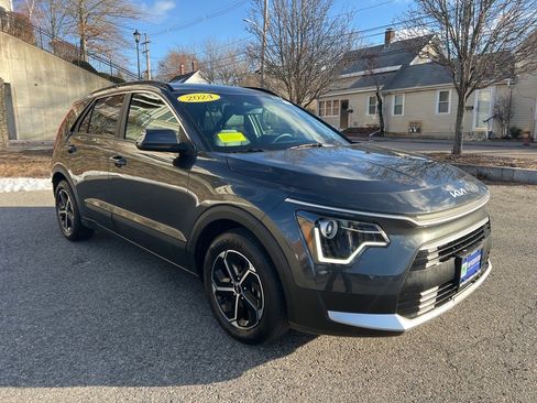 Certified 2024 Kia Niro EX image 6