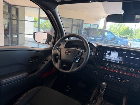 Used 2026 Nissan Frontier PRO-4X AWD/4WD image 24