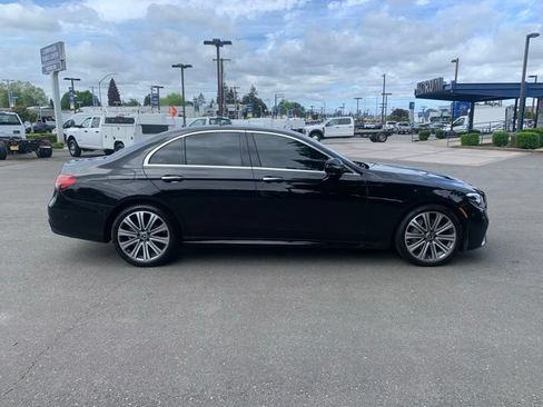 Used 2022 Mercedes-Benz E 350 4MATIC Sedan image 6