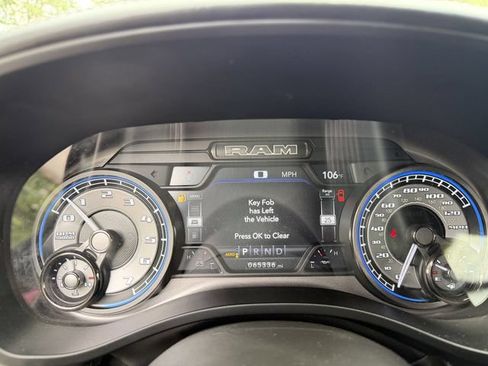 Used 2022 RAM 1500 Limited AWD/4WD image 16