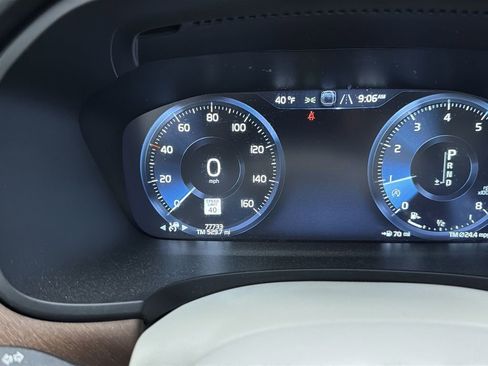 Used 2017 Volvo S90 T6 Inscription w/ Vision Package image 11