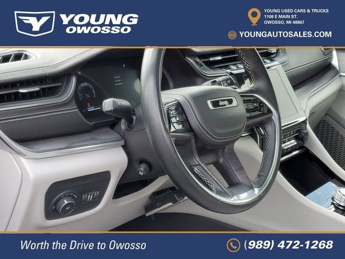 Used 2022 Jeep Grand Cherokee Overland w/ Luxury Tech Group IV AWD/4WD image 10
