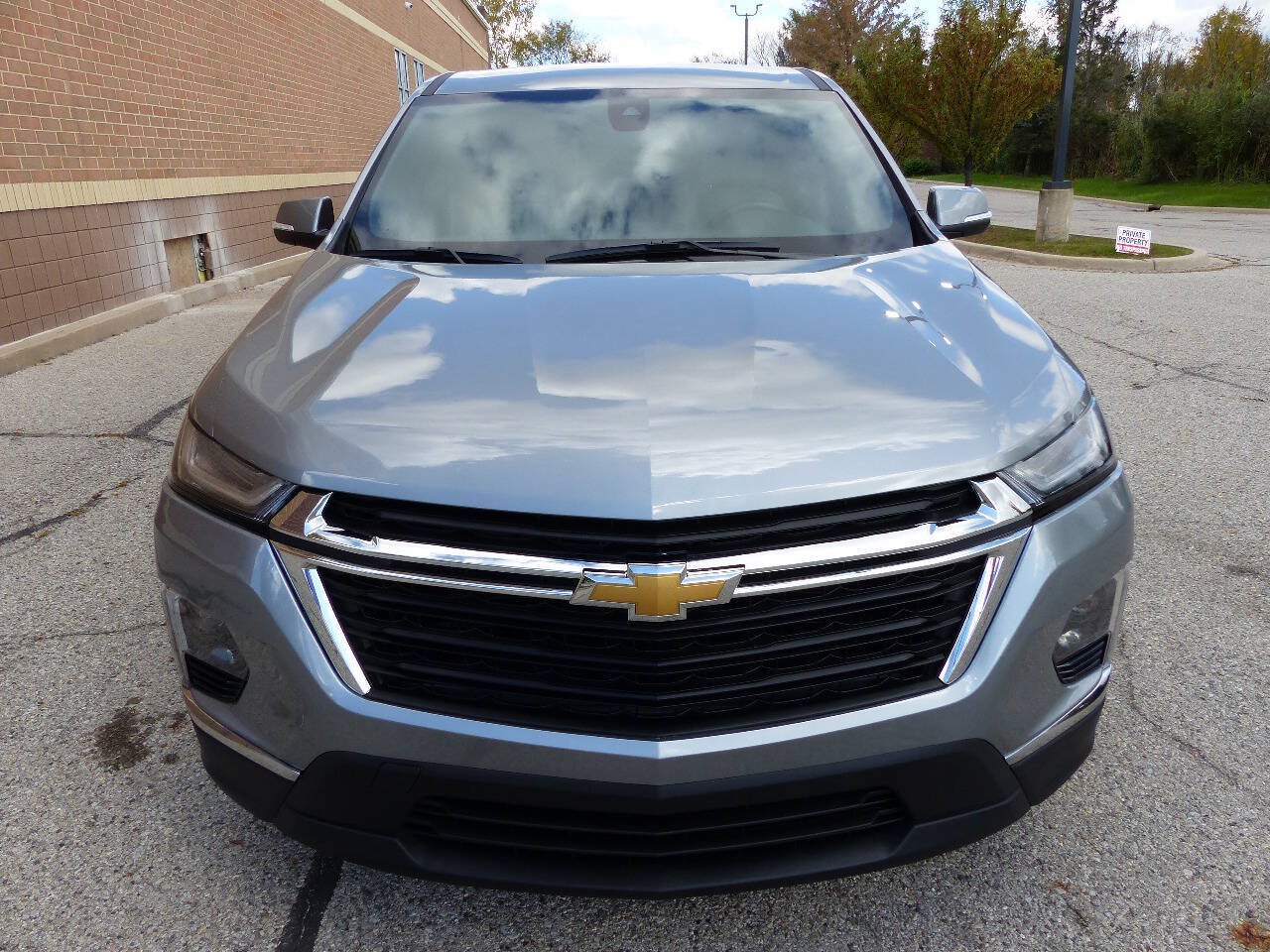 Used 2023 Chevrolet Traverse LS w/ Safety Package FWD image 13