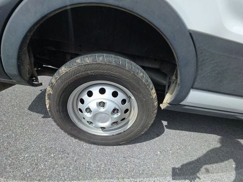 Used 2022 Ford Transit 250 Medium Roof AWD image 27