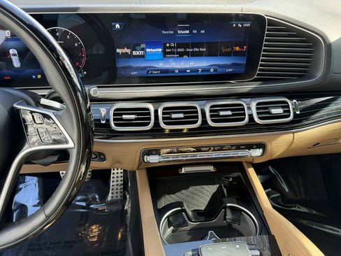 Used 2024 Mercedes-Benz GLS 580 GLS 580 image 21