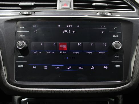 Used 2024 Volkswagen Tiguan SE image 14