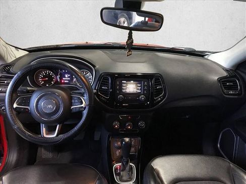 Used 2018 Jeep Compass Latitude AWD/4WD image 10
