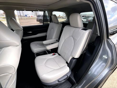Used 2026 Toyota Grand Highlander Limited image 20