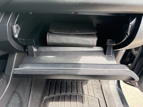 Used 2021 Toyota Tacoma SR AWD/4WD image 40