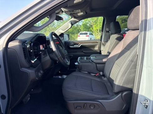 Used 2024 Chevrolet Silverado 1500 RST AWD/4WD image 7