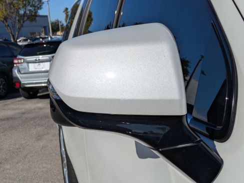 Used 2024 Chevrolet Suburban High Country image 12