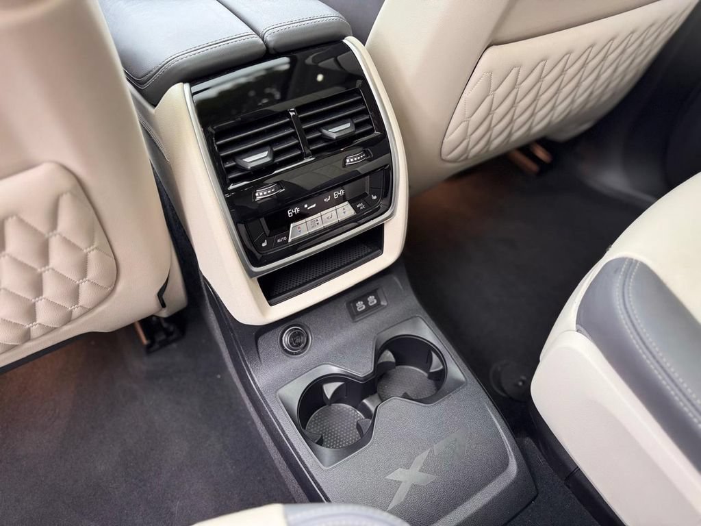 Used 2023 BMW X7 M60i w/ Executive Package AWD/4WD image 23