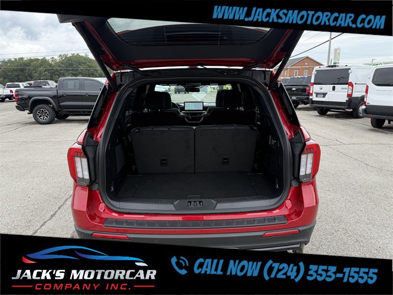 Used 2025 Ford Explorer ST AWD/4WD image 21