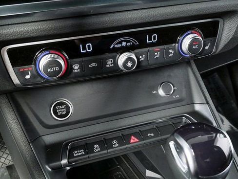 Used 2025 Audi Q3 2.0T Premium w/ Convenience Package image 15