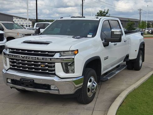 Used 2020 Chevrolet Silverado 3500 LTZ w/ LTZ Texas Edition AWD/4WD image 4