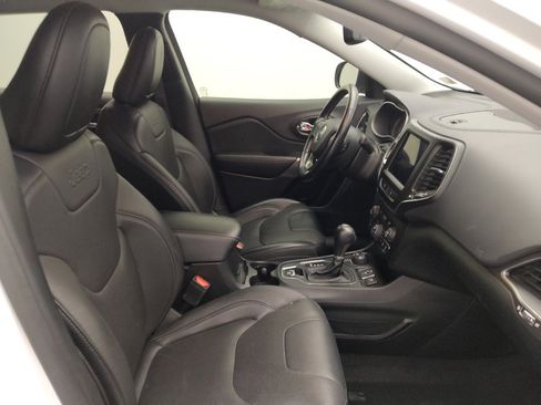 Used 2021 Jeep Cherokee Latitude Lux w/ Comfort/Convenience Group AWD/4WD image 21