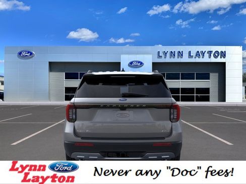 New 2026 Ford Explorer Active w/ Active Comfort Package image 5