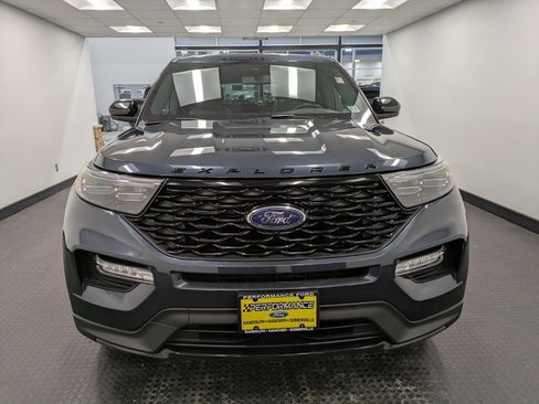 Used 2022 Ford Explorer ST-Line w/ Class IV Trailer Tow Package image 2