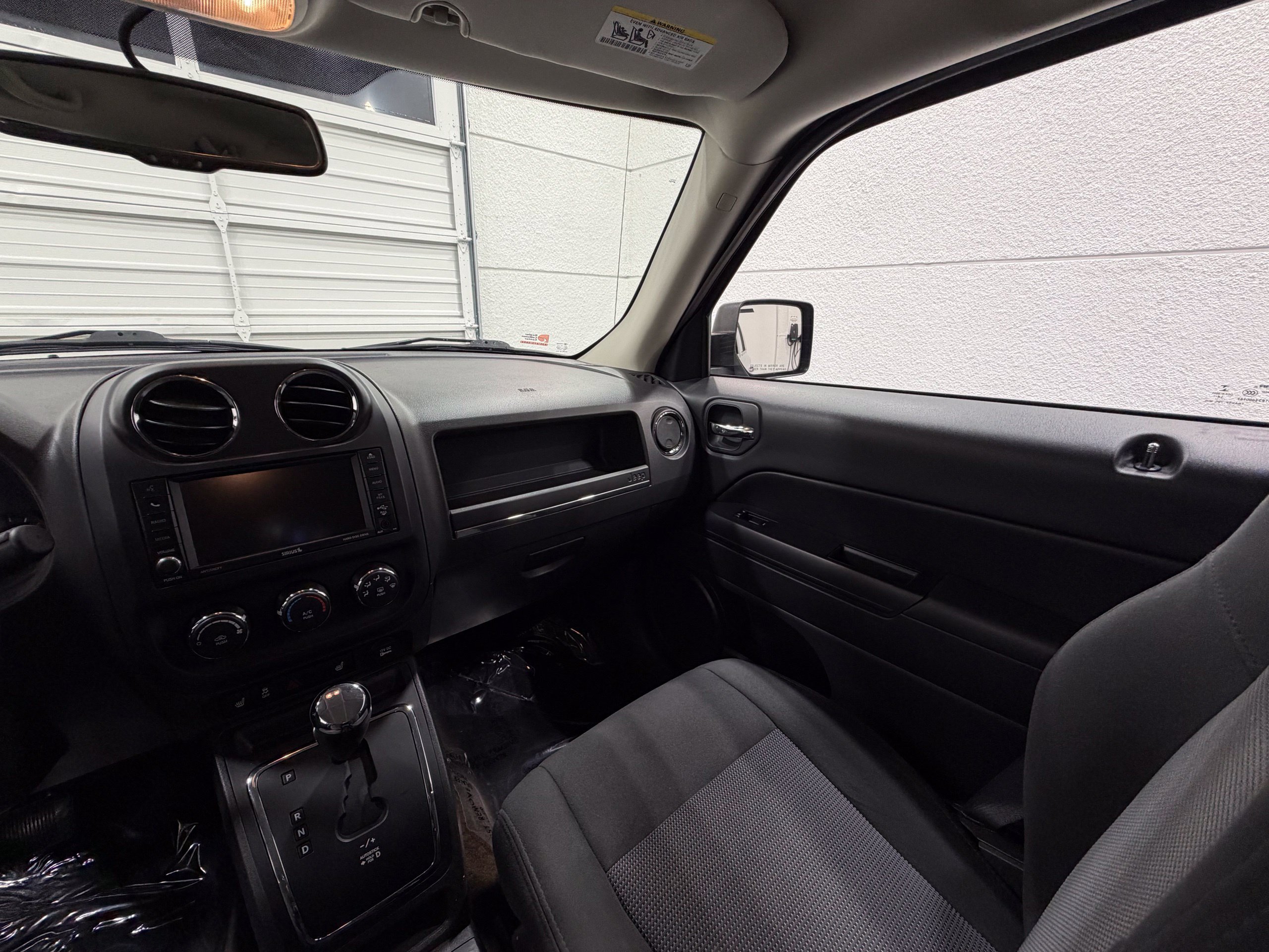 Used 2015 Jeep Patriot Latitude FWD image 29