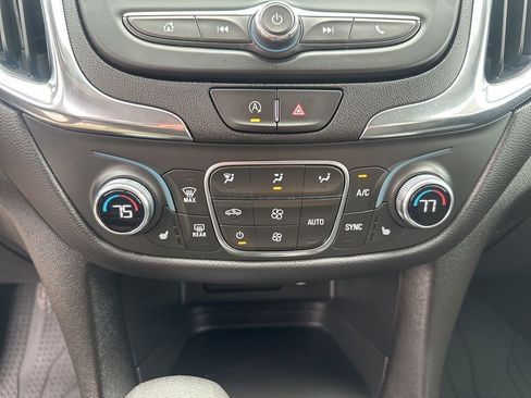 Used 2023 Chevrolet Equinox LT image 36