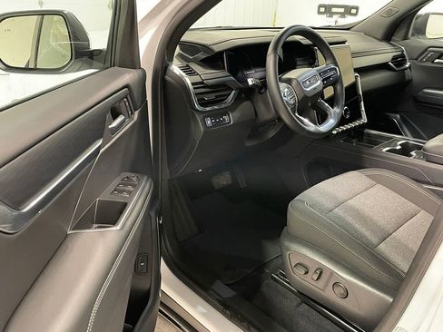 Used 2025 GMC Acadia Elevation image 18