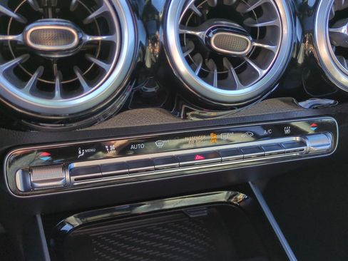 Used 2024 Mercedes-Benz EQB 250+ image 24