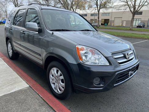 Used 2005 Honda CR-V EX image 2