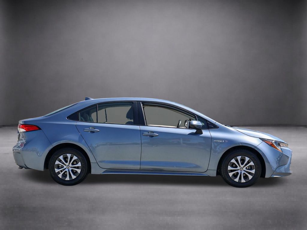 Used 2020 Toyota Corolla LE FWD image 3