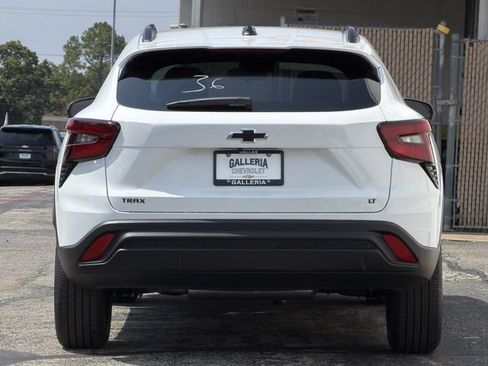 New 2026 Chevrolet Trax LT FWD image 6