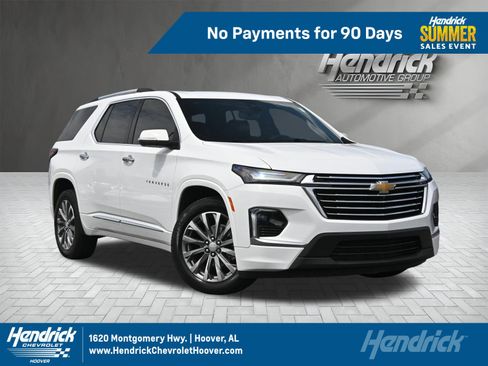 Used 2023 Chevrolet Traverse Premier FWD image 1