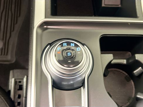 Used 2024 Ford Edge SE w/ Black Appearance Package image 25