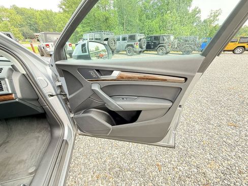 Used 2019 Audi Q5 2.0T Premium w/ Convenience Package AWD/4WD image 27