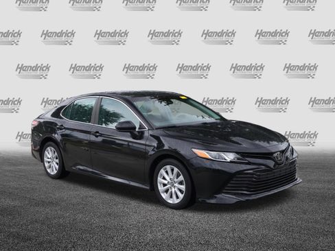Used 2019 Toyota Camry LE FWD image 2