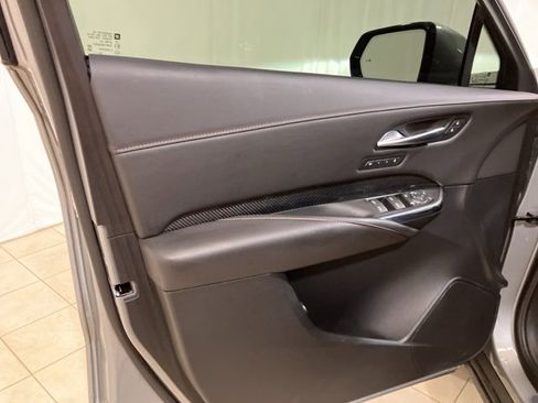 Used 2023 Cadillac XT4 Sport w/ Cold Weather Package image 9