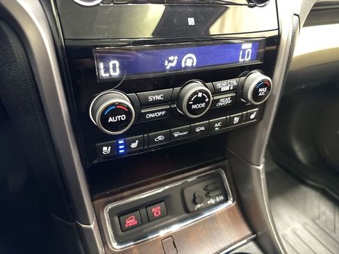 Used 2020 Subaru Ascent Touring w/ Popular Package #3 AWD/4WD image 23