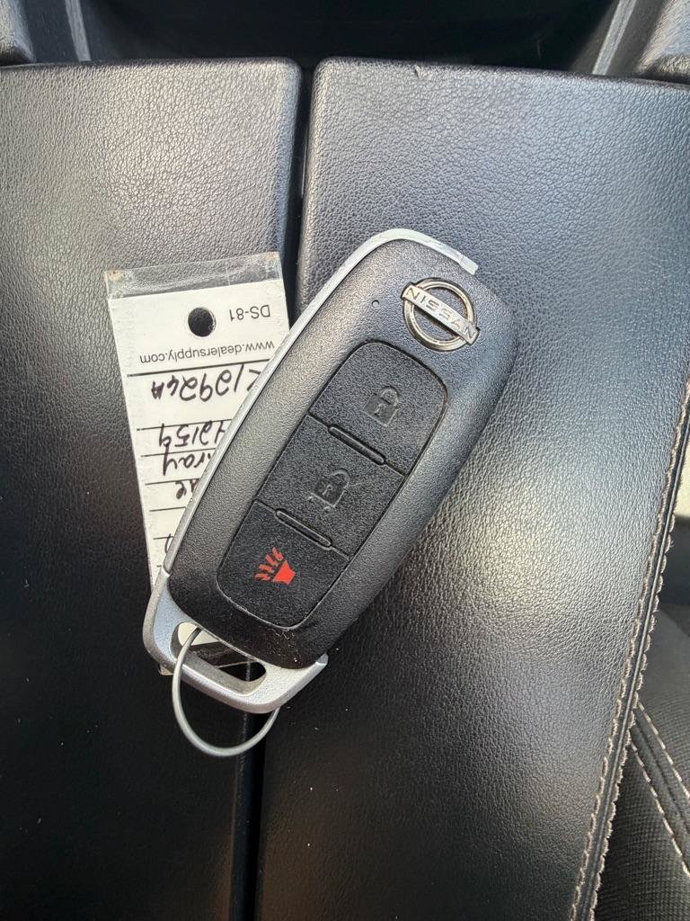 Used 2024 Nissan Rogue S FWD image 28