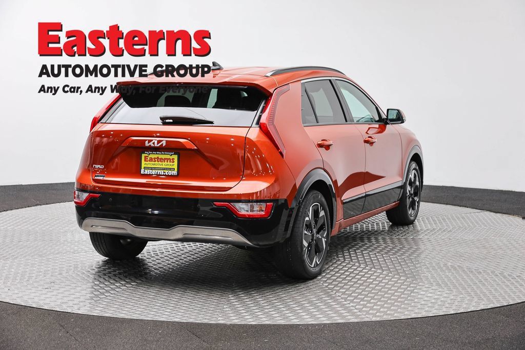 Used 2023 Kia Niro Wind w/ Wind Preserve Package FWD image 5