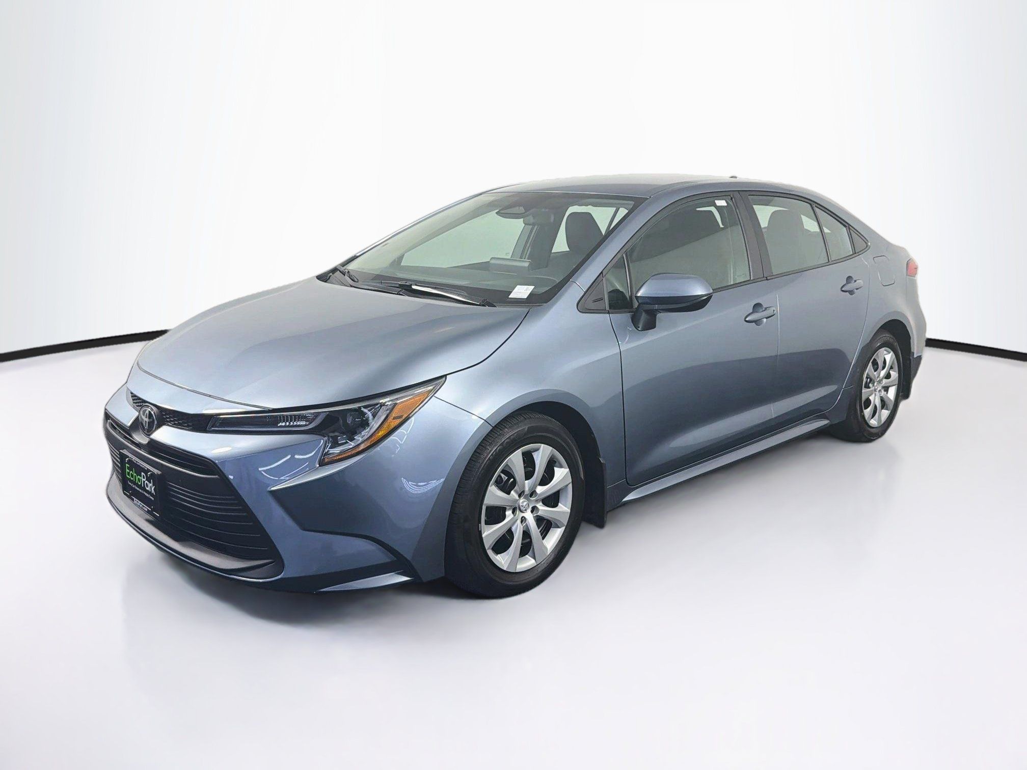 Used 2025 Toyota Corolla LE FWD image 3