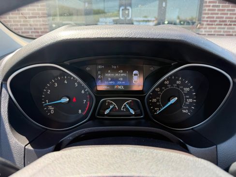 Used 2016 Ford Focus SE FWD image 16